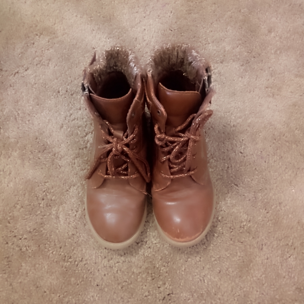 Girls boots size 1